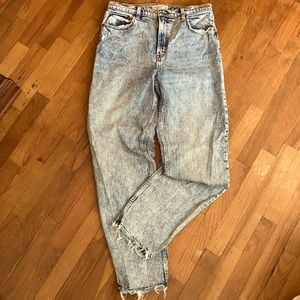 Abercrombie and Fitch distressed 90s straight jeans